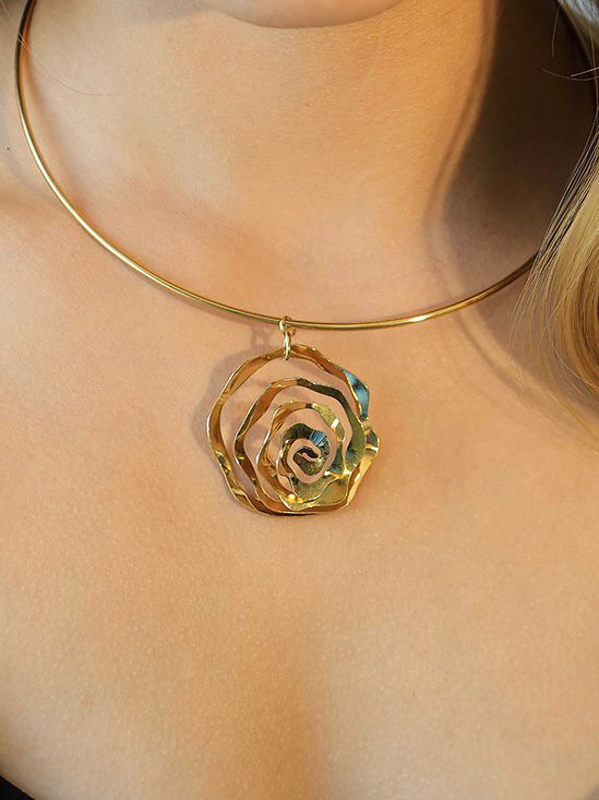 Flower Outline Necklace